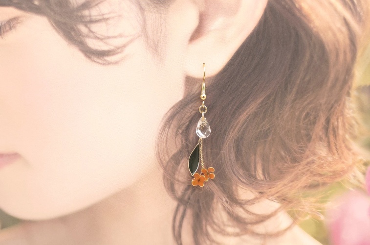 【金木犀のアシンメトリーピアス】