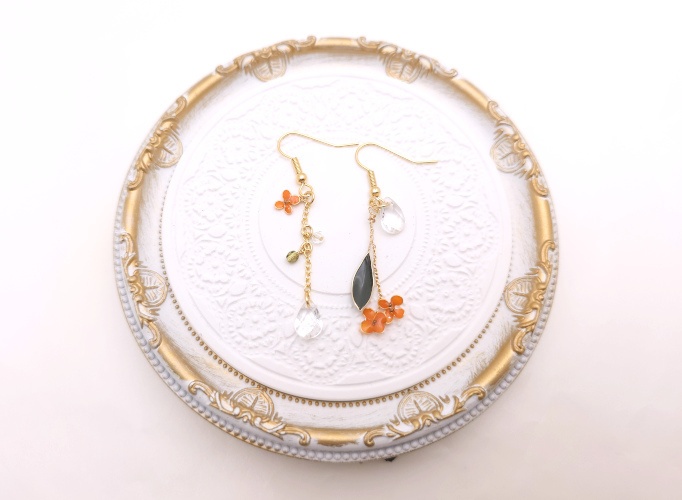 【金木犀のアシンメトリーピアス】