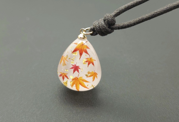 【錦舞う紅葉】ネックレス