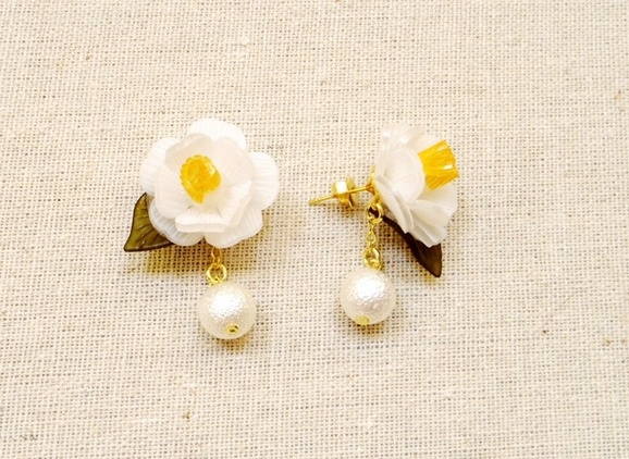 【白椿のピアス】