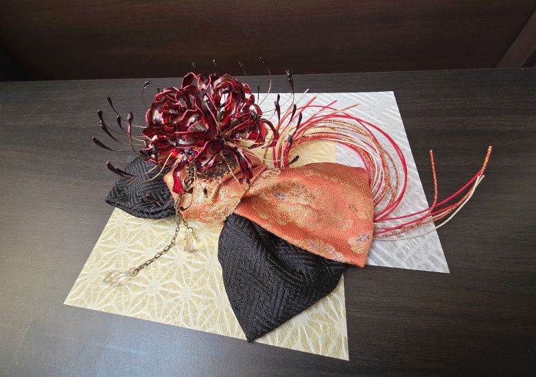 【絢爛彼岸花の髪飾り】