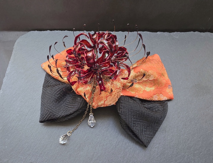 【絢爛彼岸花の髪飾り】