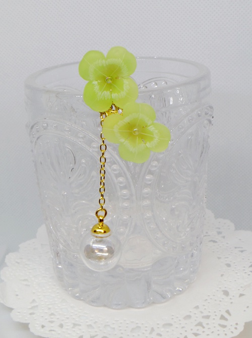 クローバーとシャボンのイヤーカフ