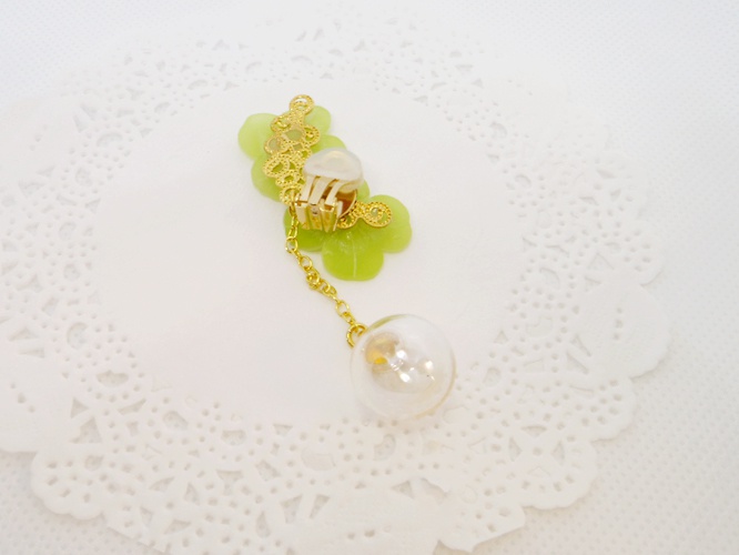 クローバーとシャボンのイヤーカフ