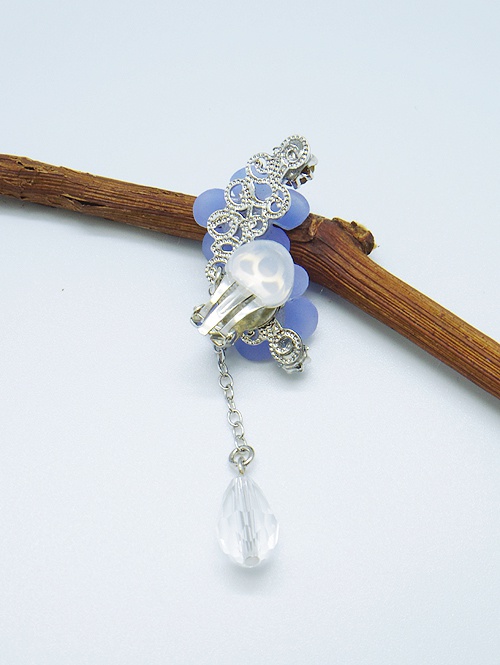 勿忘草のイヤーカフ