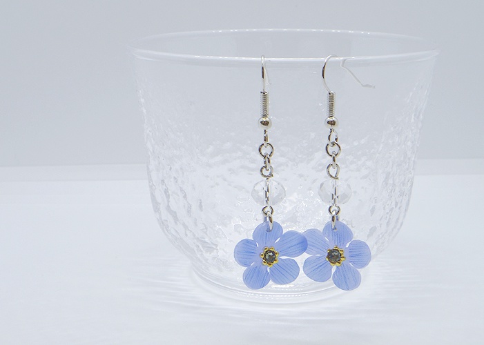 勿忘草のピアス