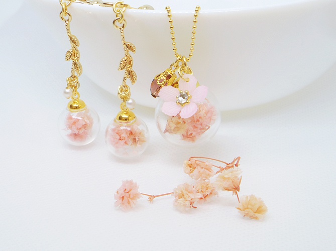 桜玉のピアス