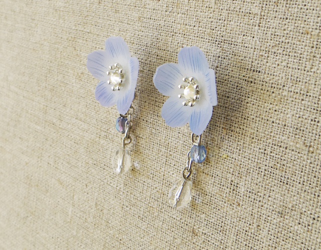 ネモフィラのピアス