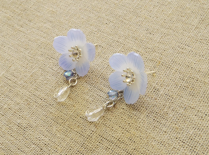 ネモフィラのピアス