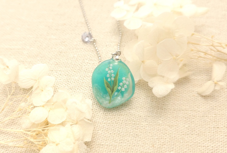 スズランのネックレス