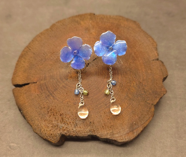 彩色紫陽花のピアス