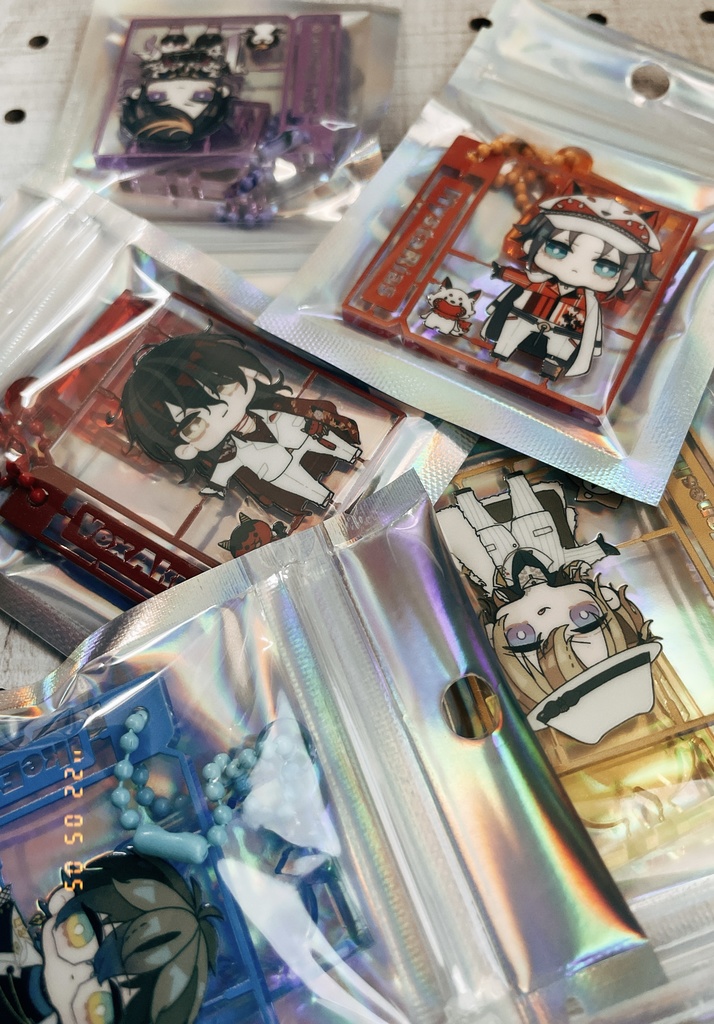 【非公式】Luxiemプラモデル風アクキー