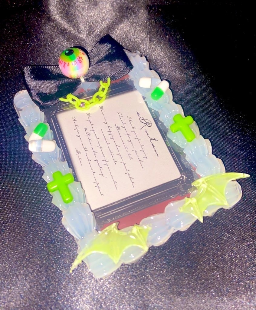 †┏┛悪魔のおめめ┗┓†