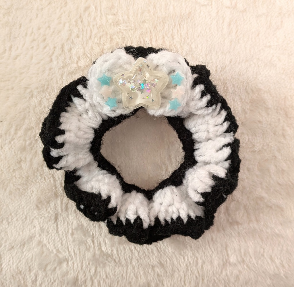 秩序のカリスマ 草薙理解 イメージかぎ針編みシュシュ 白星ver