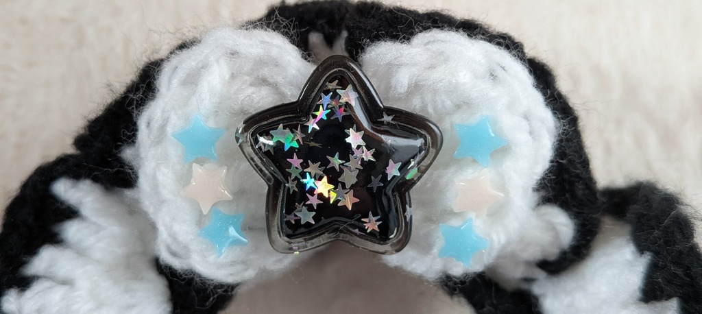 秩序のカリスマ 草薙理解 イメージ かぎ針編みシュシュ 黒星ver