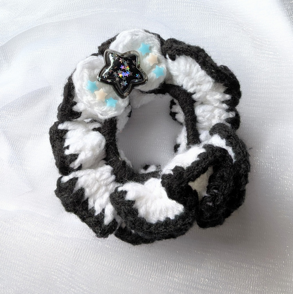  草薙理解 魔法使いブレイク イメージ かぎ針編みシュシュ 黒星ver