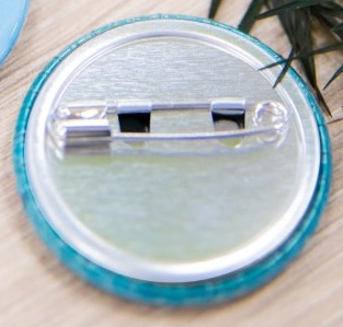 大人 N i P A「CHU」缶バッチ