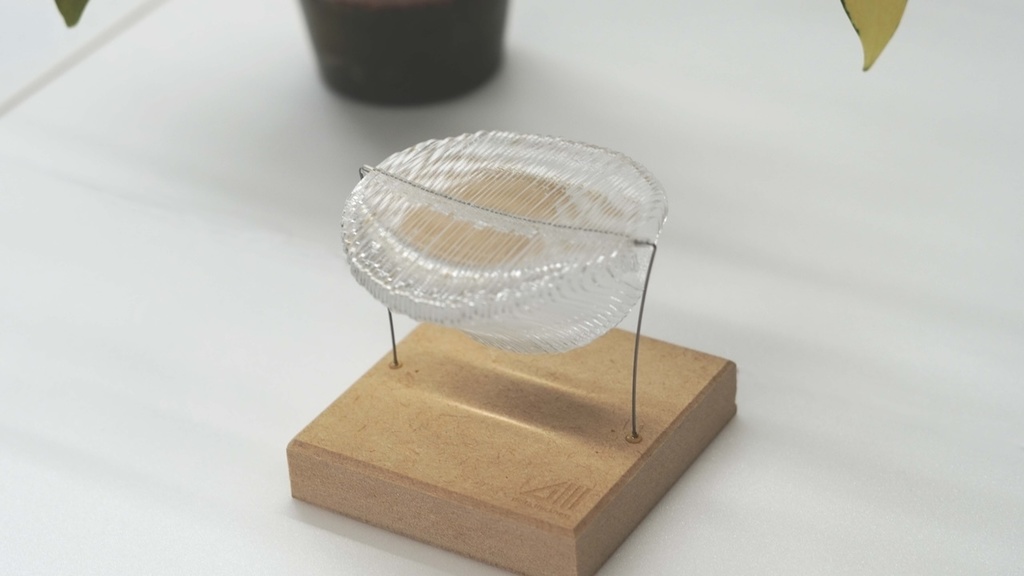 波のオブジェ Mサイズ【透明】