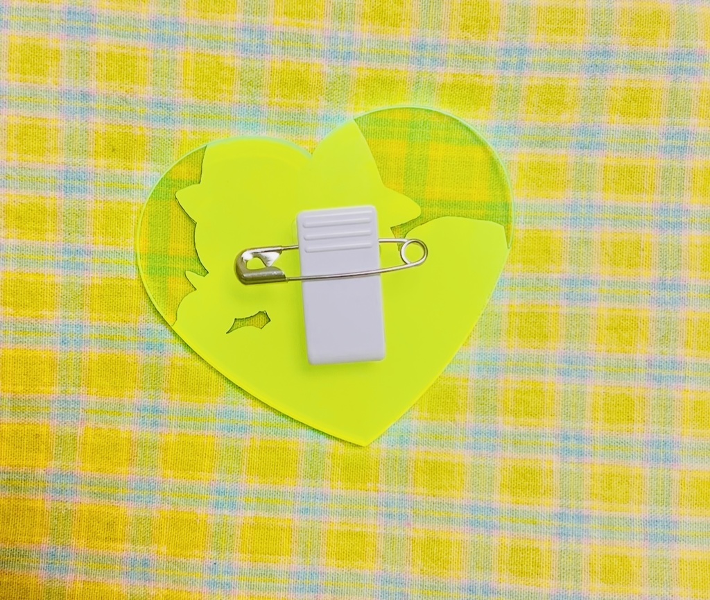 gisiハートアクリルクリップバッジ_2個セット