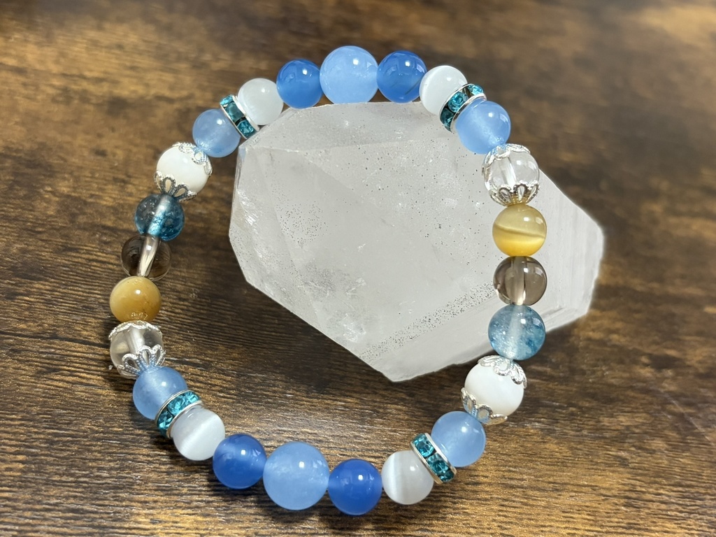 【推し活】雪花ラミィ モチーフ天然石ブレスレット