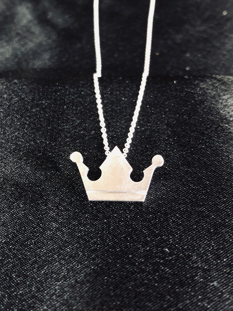 王冠のペンダントトップ