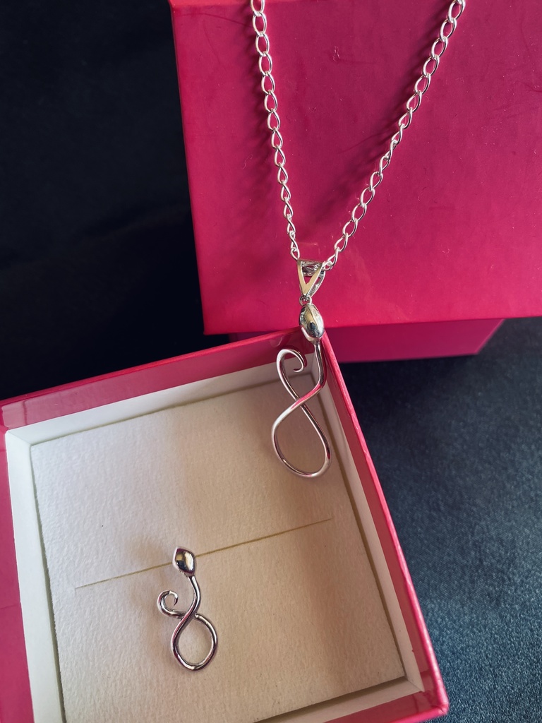 へびのペンダントトップ