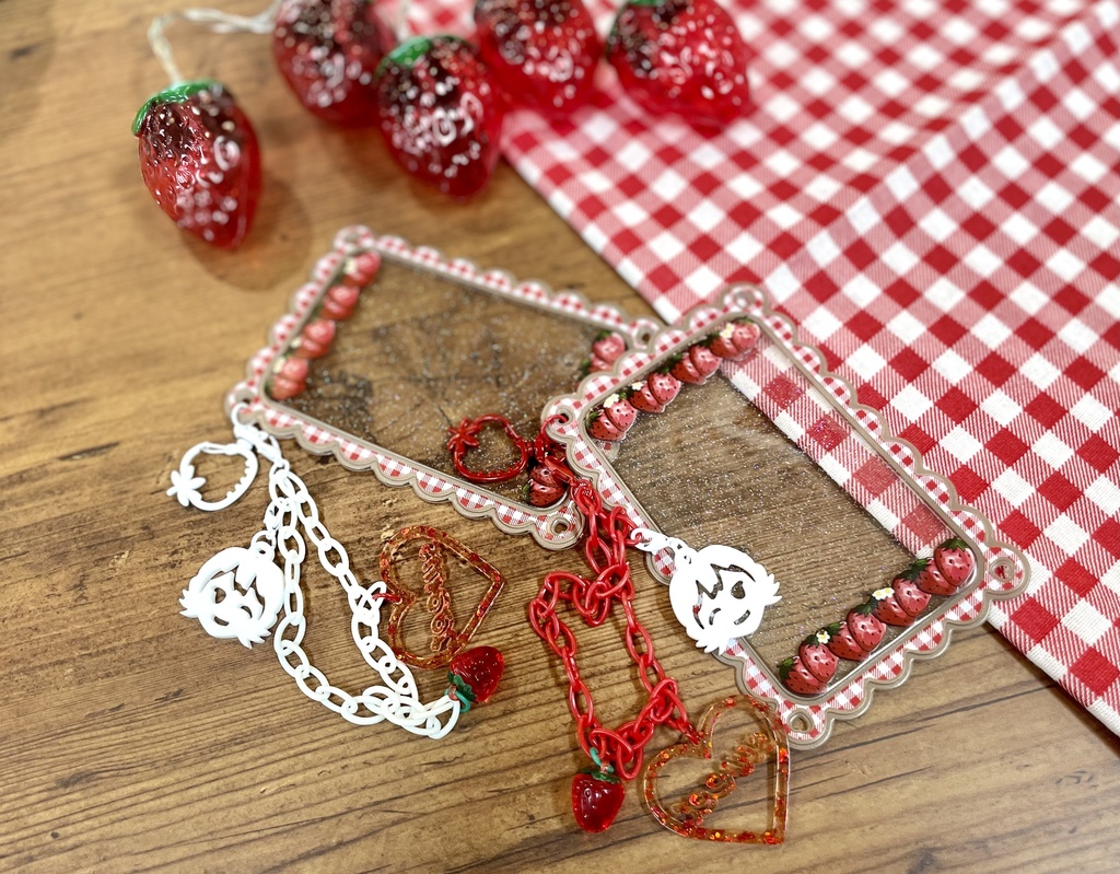 いちごのチェキホルダー🍓