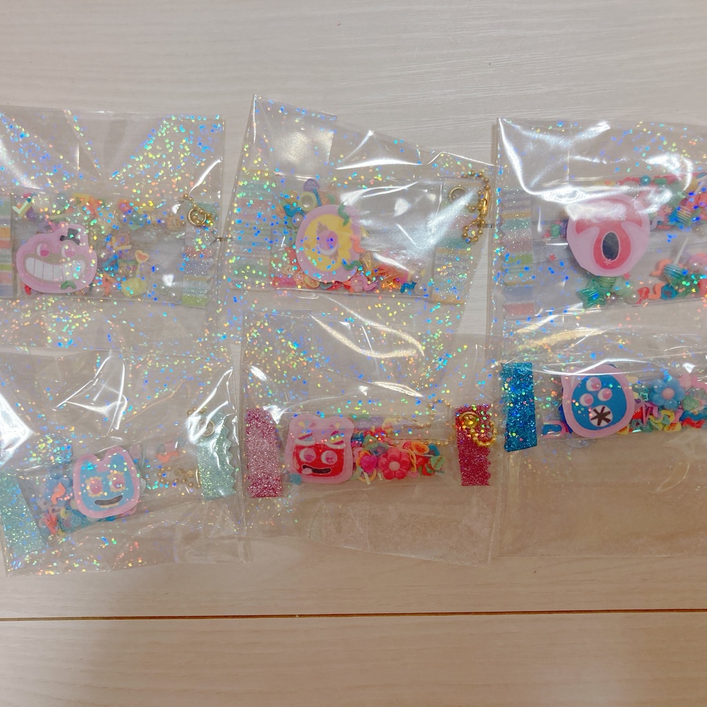 ハンドメイドシャカシャカキーホルダー