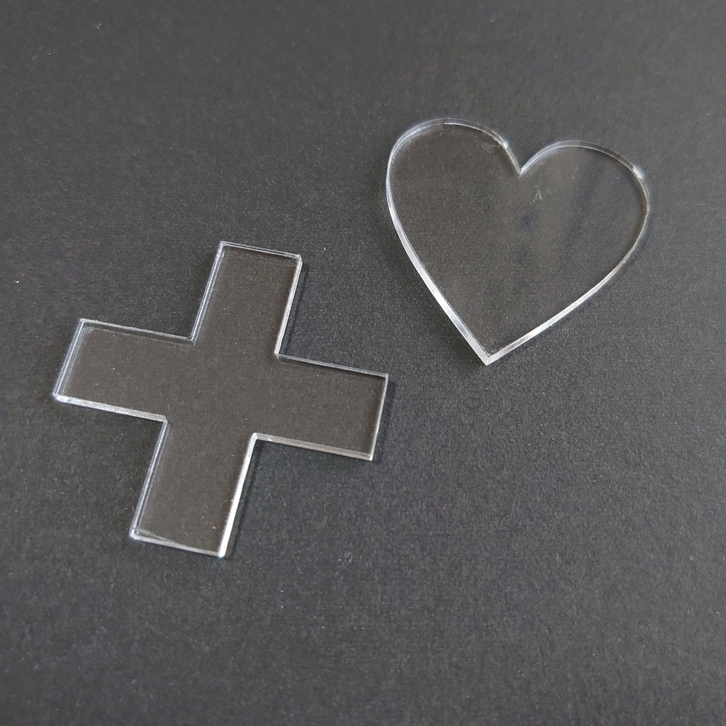 【現在受付停止中】アクリル板レーザーカットでグッズ制作代行します!(送料・データ変換無料)