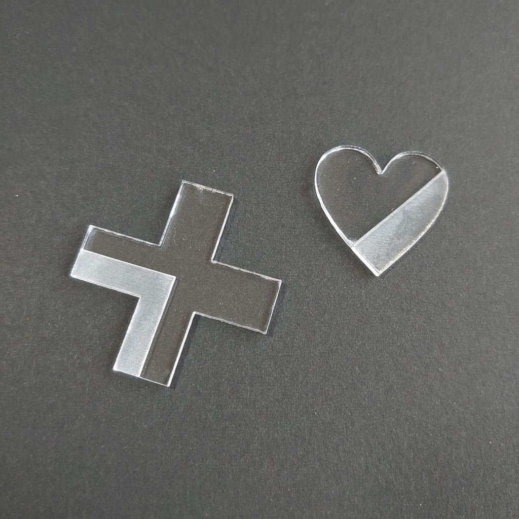 【現在受付停止中】アクリル板レーザーカットでグッズ制作代行します!(送料・データ変換無料)