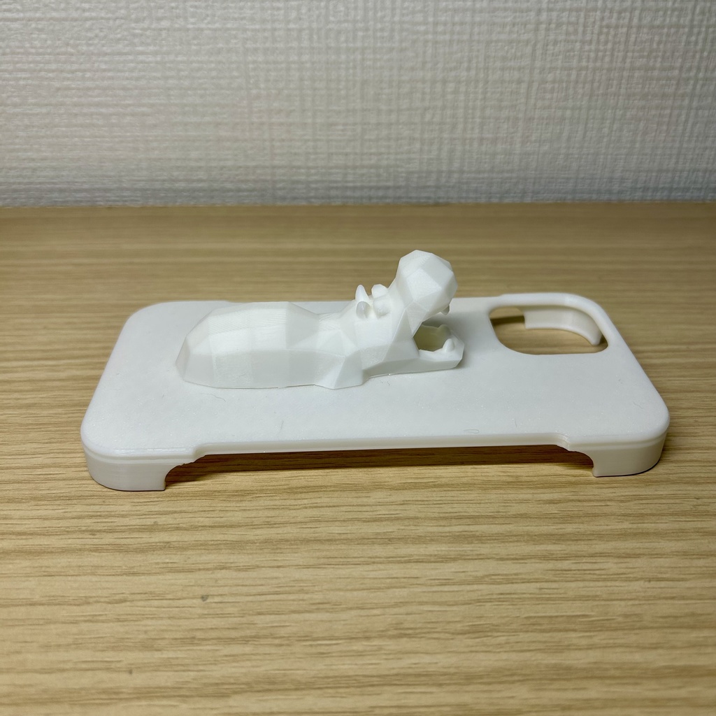 ローポリなカバのiPhoneケース(white)