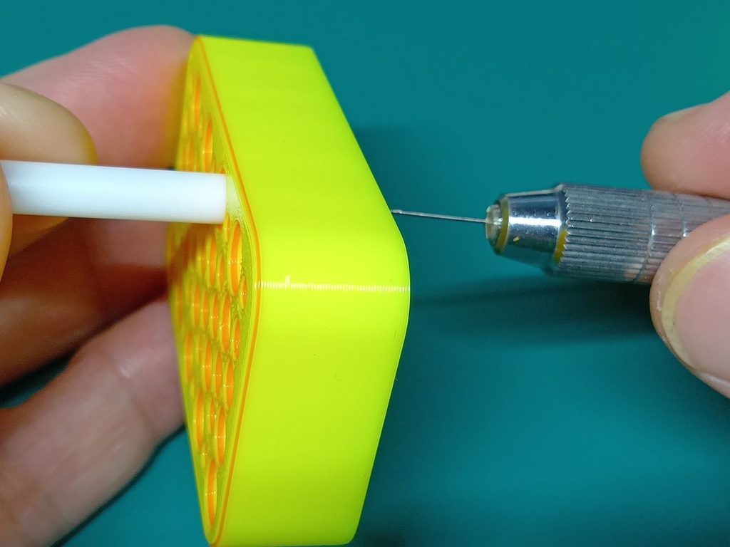 プラ棒センター穴あけ治具