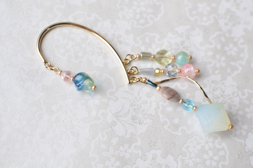 アマビエ・イメージイヤーフック・みずいろ&ももいろ