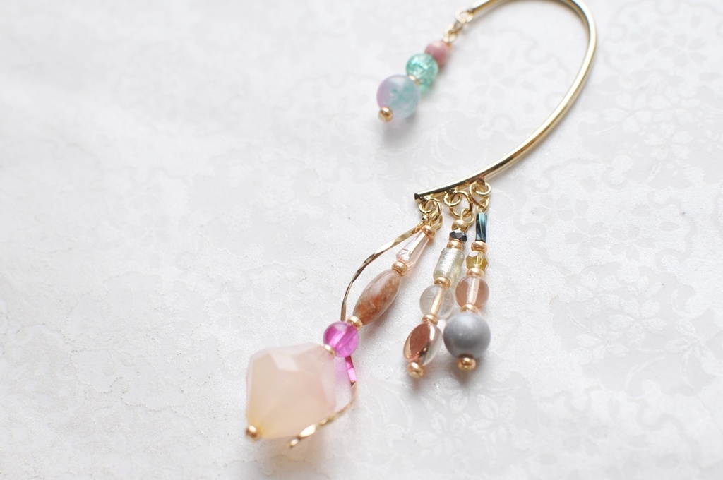 アマビエ・イメージイヤーフック・みずいろ&ももいろ