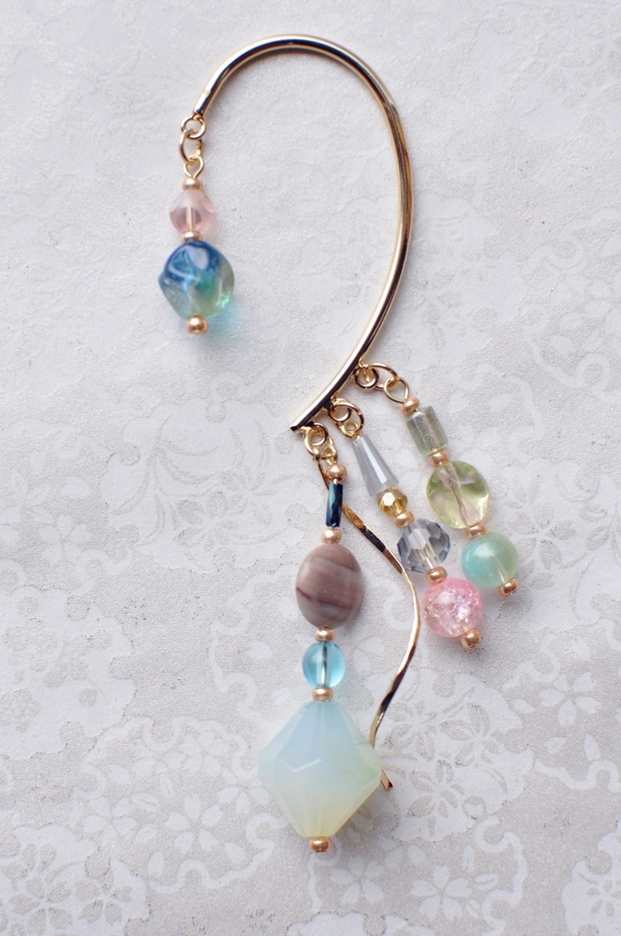 アマビエ・イメージイヤーフック・みずいろ&ももいろ