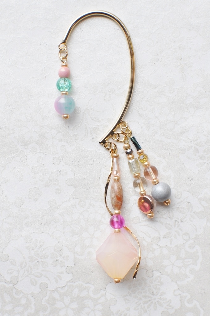 アマビエ・イメージイヤーフック・みずいろ&ももいろ