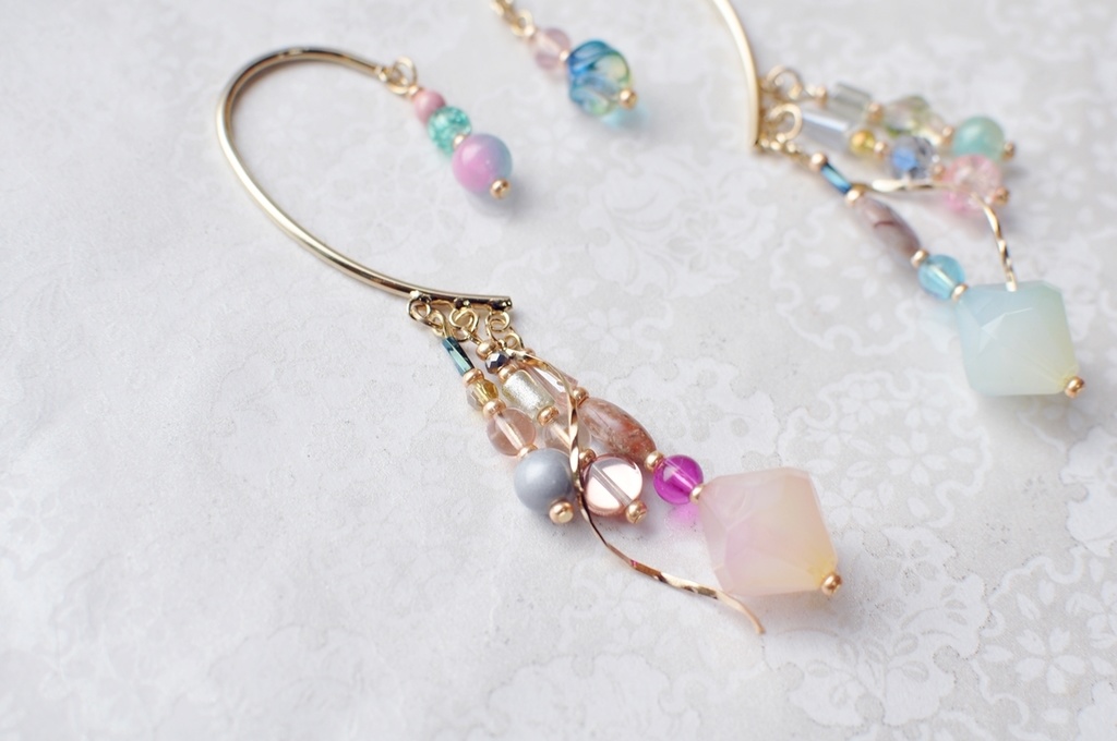 アマビエ・イメージイヤーフック・みずいろ&ももいろ