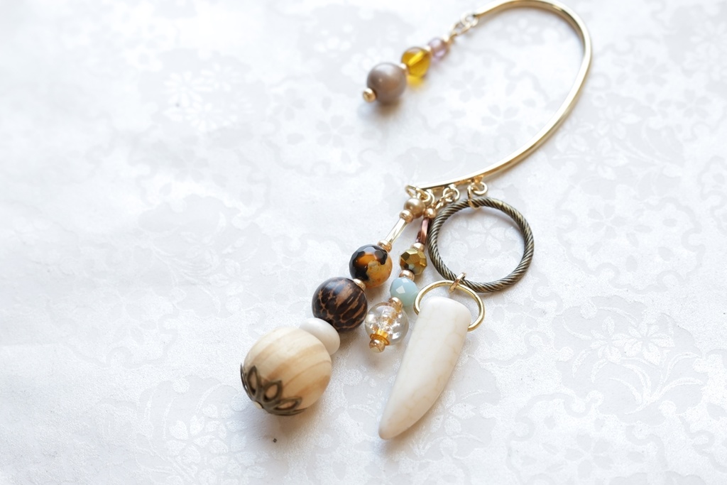 アフリカンスタイルイヤーフック【白・黒】