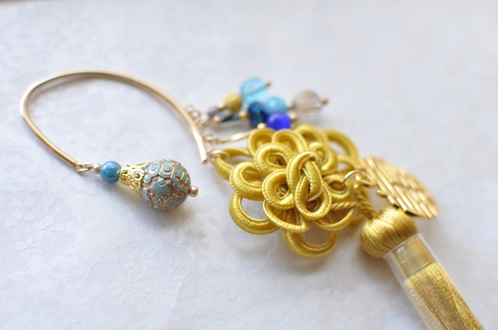 チャイナタッセルのイヤーフック・黄×水色