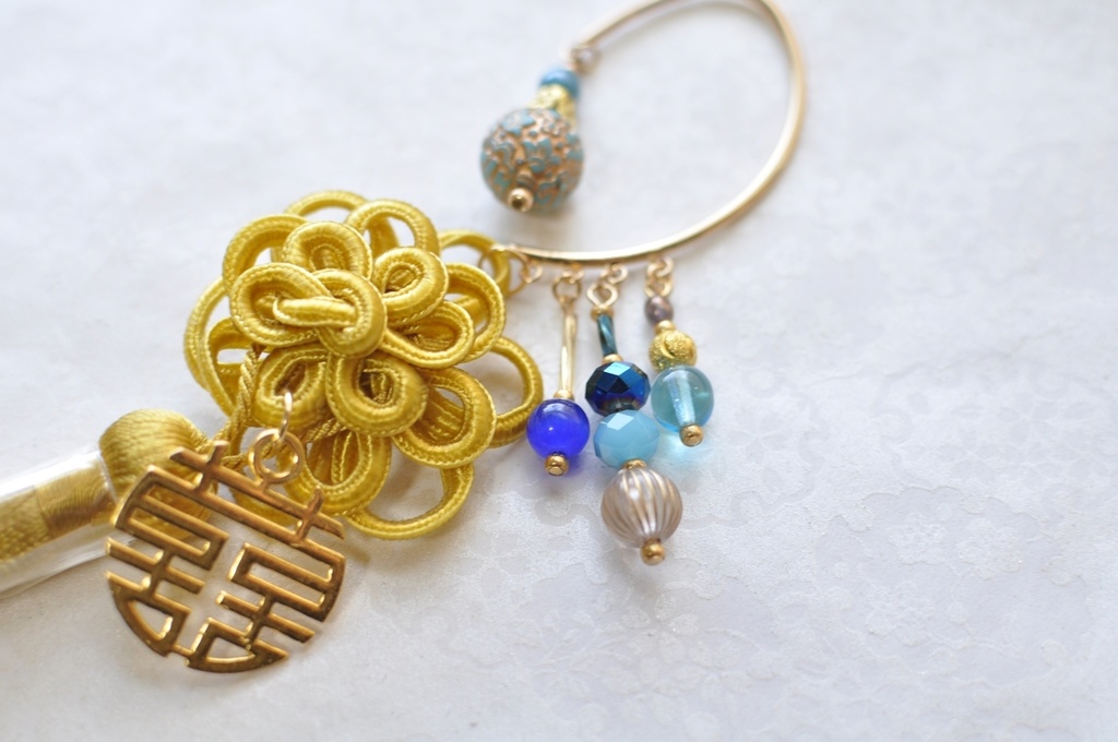 チャイナタッセルのイヤーフック・黄×水色