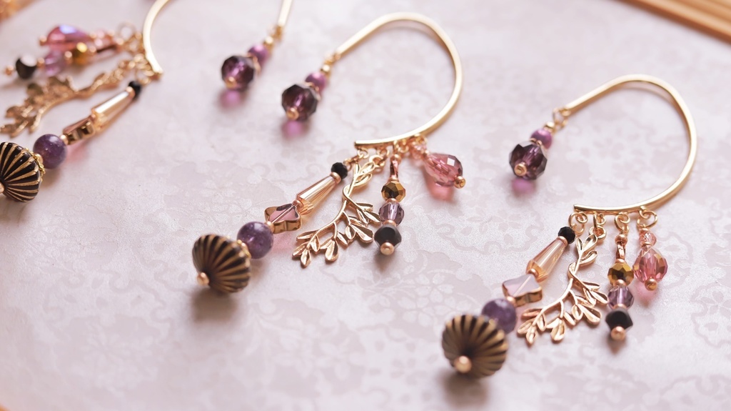 紫アネモネのイヤーフック