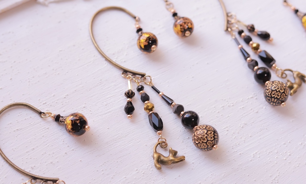 黒猫のイヤーフック