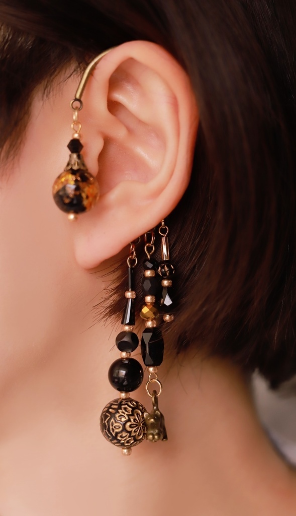 黒猫のイヤーフック