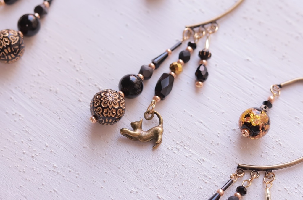 黒猫のイヤーフック