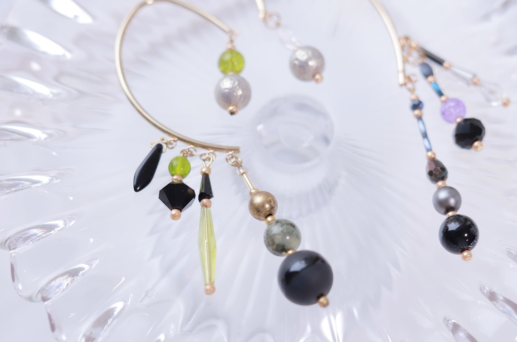 黒緑と黒紫のイヤーフック