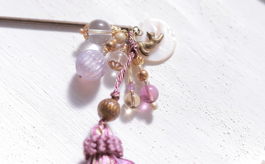 猫・薄紫の寝台