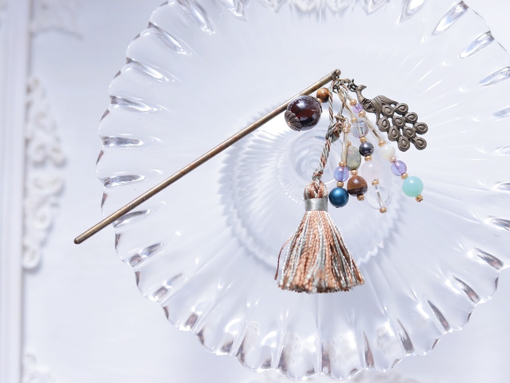 孔雀のタッセル簪