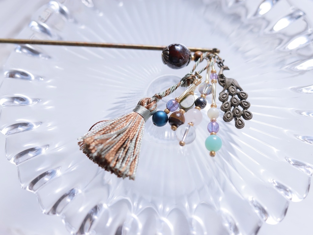 孔雀のタッセル簪