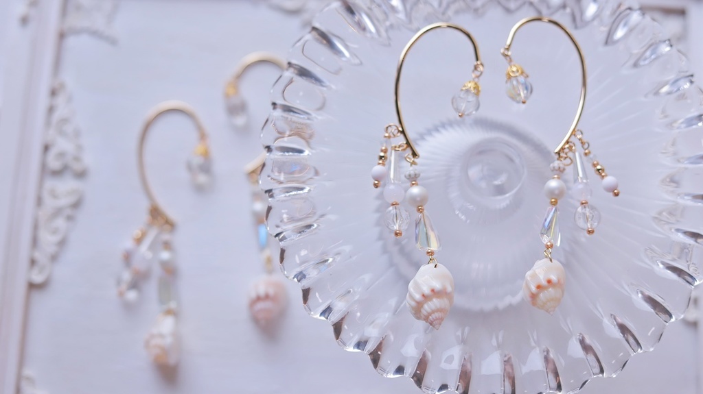 シャボンと貝の人魚イヤーフック