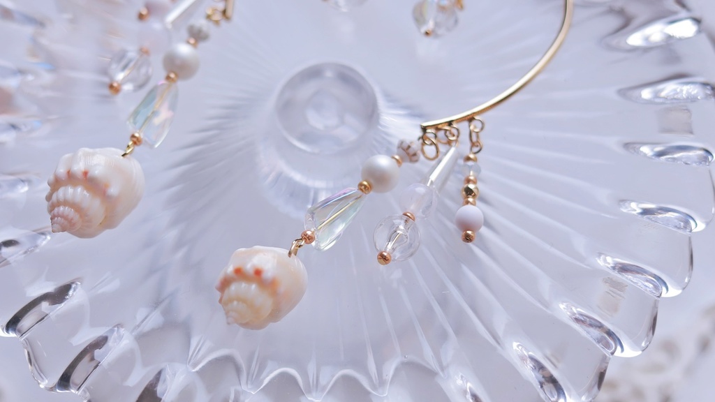 シャボンと貝の人魚イヤーフック